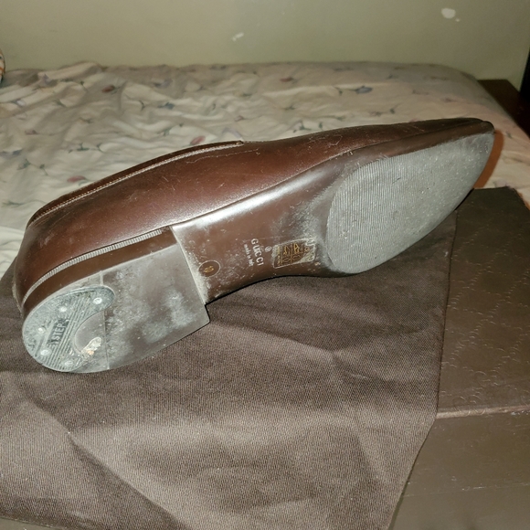 shoes - Picture 3 of 4